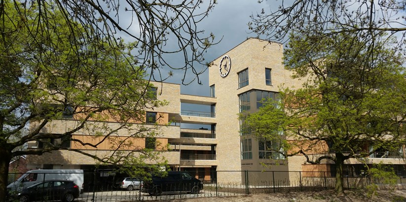 STENI Vision façade panels combined with brick create the harmonious façade of the new sheltered housing facility in Eindhovenlaan.