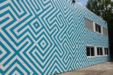 The STENI panels are adorned with a printed pattern.